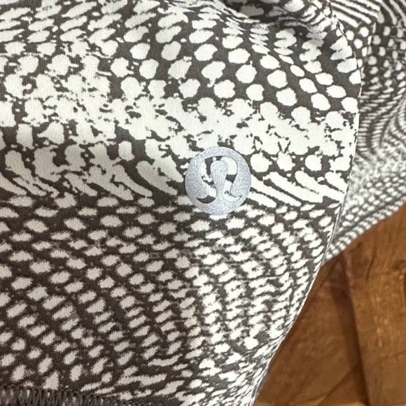 lululemon athletica On the Run Swerve Vapor metal grey Patterned top - Picture 3 of 5